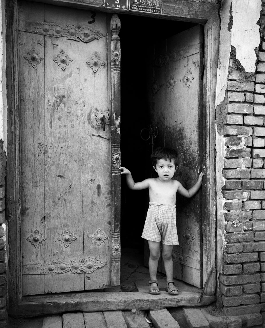 kid-in-doorway.jpg